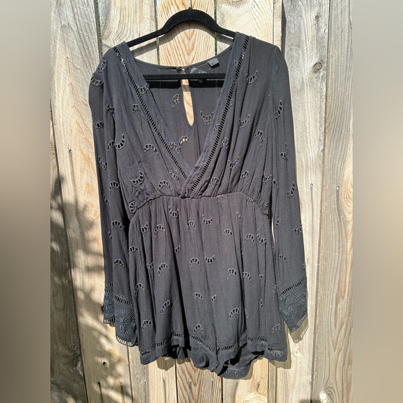 Lulus Pants - Lulu’s Women’s Black Romper Size Large